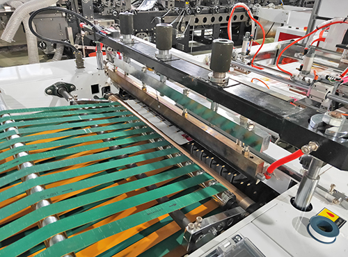 Side sealing parts